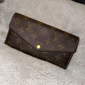 Louis Vuitton Sarah Wallet